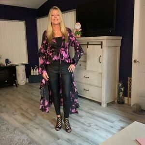 Venus High Lo gorgeous cover up. Sz 6